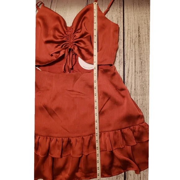 New! LUVALOT Women's Size 6 Rust Rouched Dress - Picture 4 of 10
